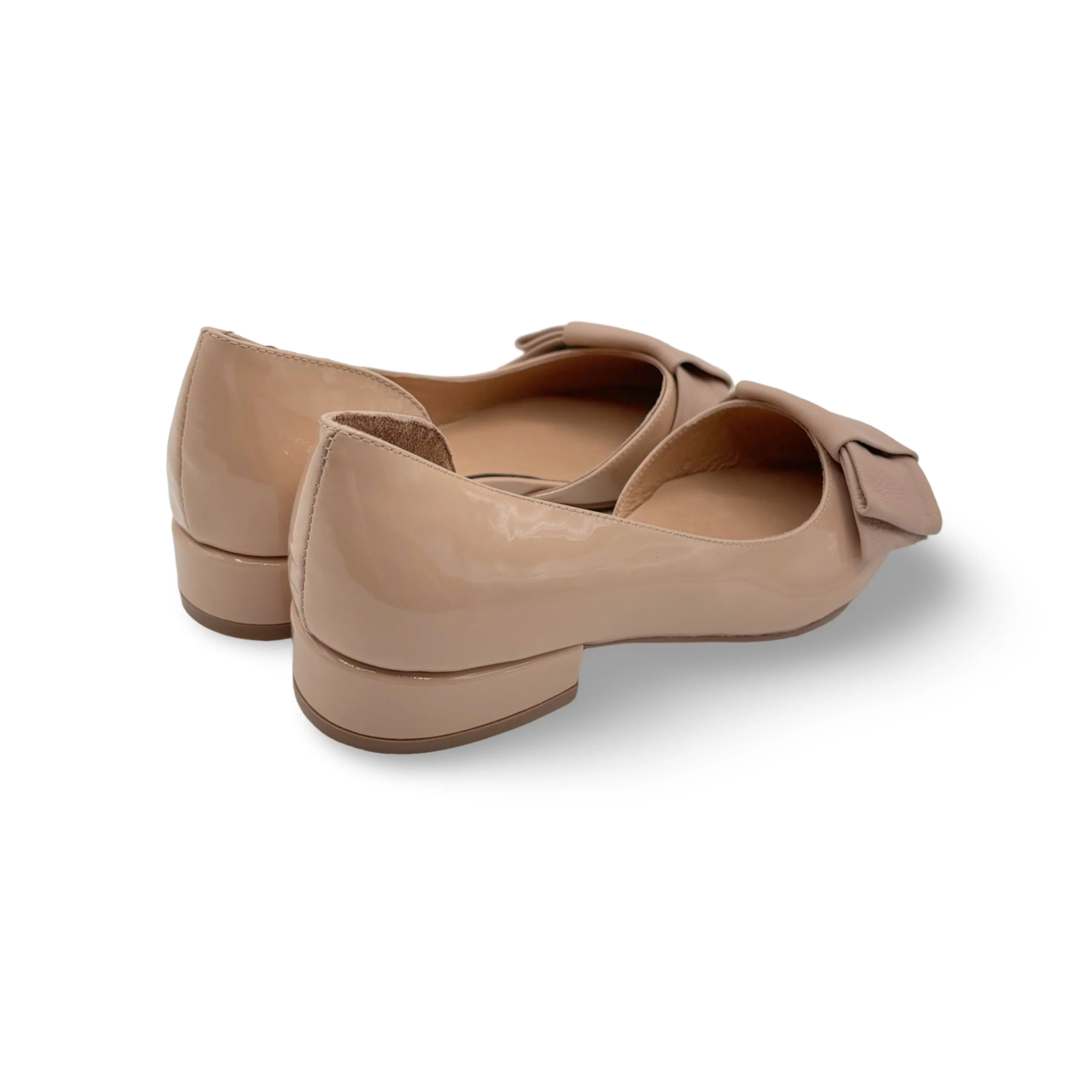 Etah Nude Flat