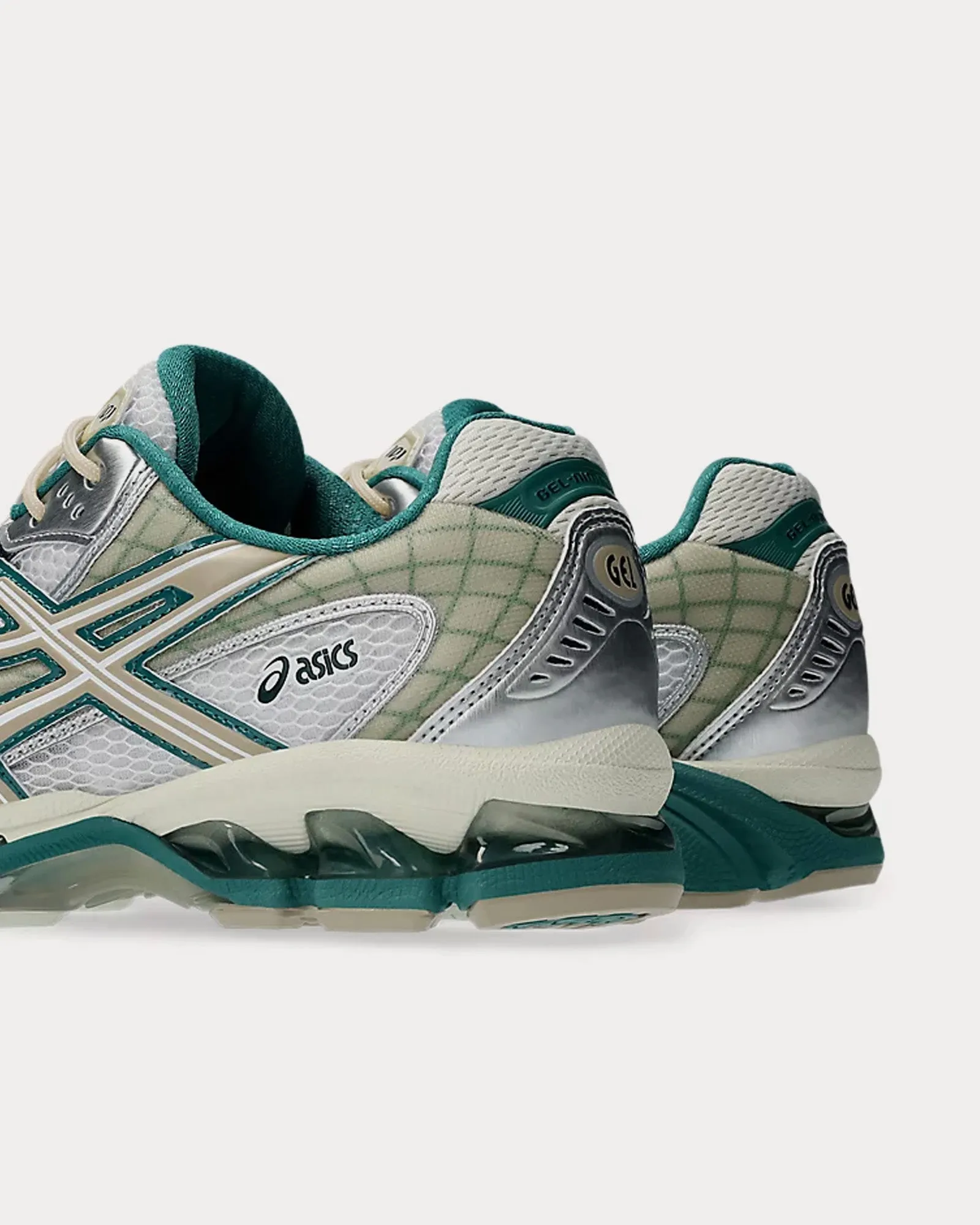Gel-Nimbus 10.1 White / Rainy Lake Low Top Sneakers