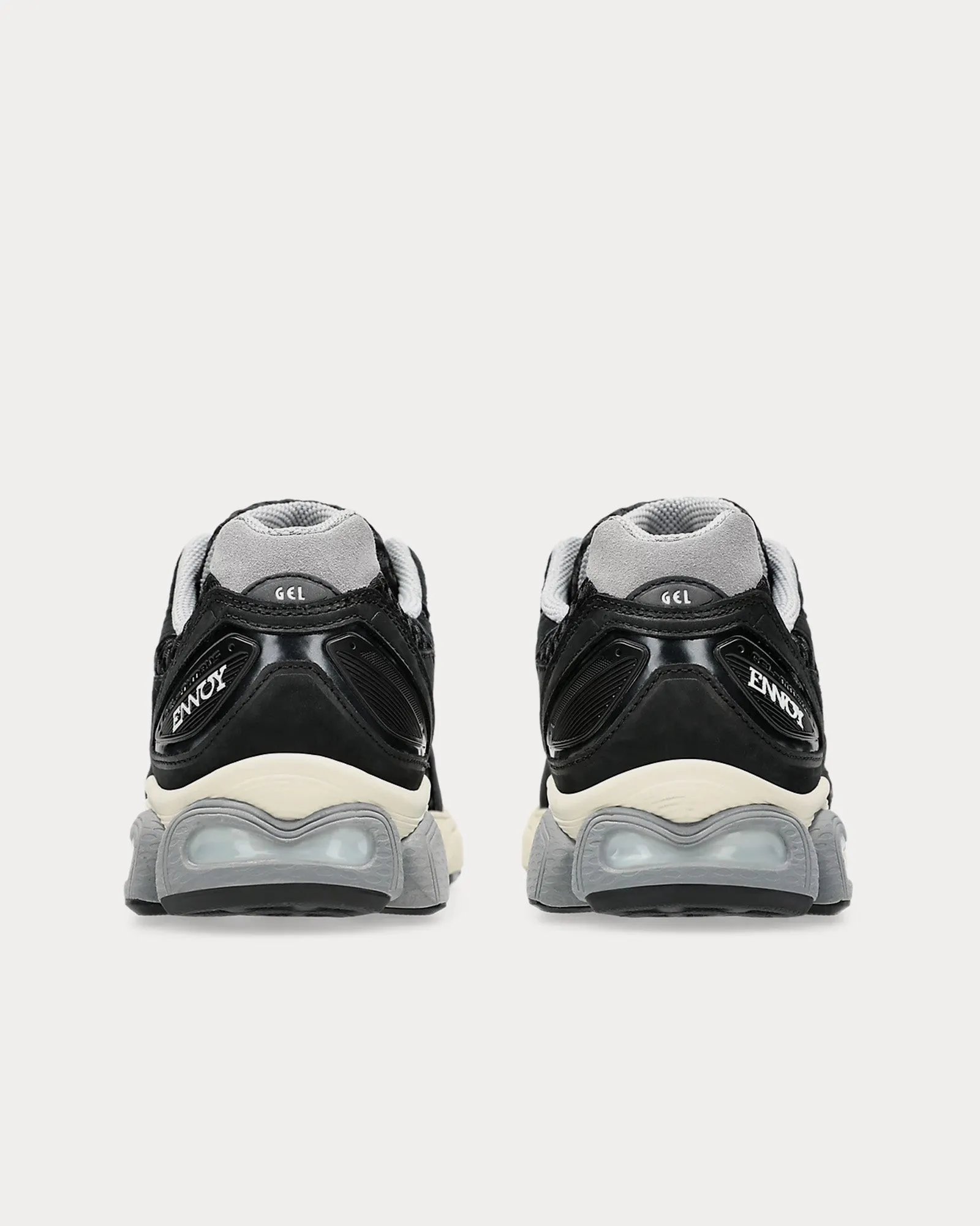 Gel-Nimbus 9 'The Professional' Black / Sheet Rock Low Top Sneakers