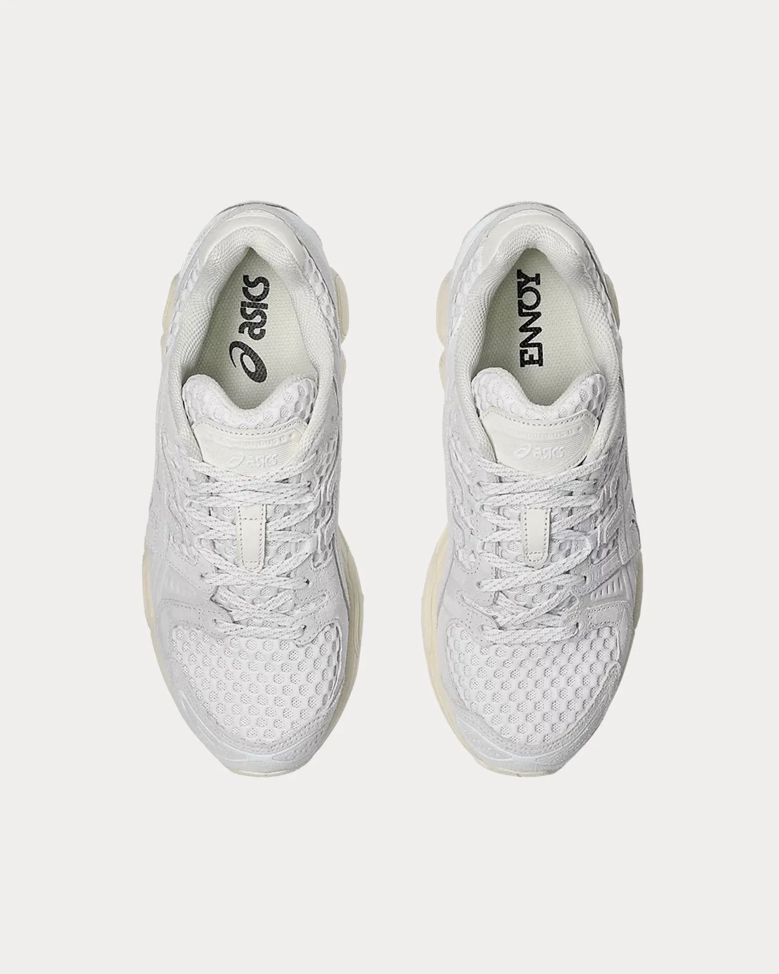 Gel-Nimbus 9 'The Professional' White / Cream Low Top Sneakers