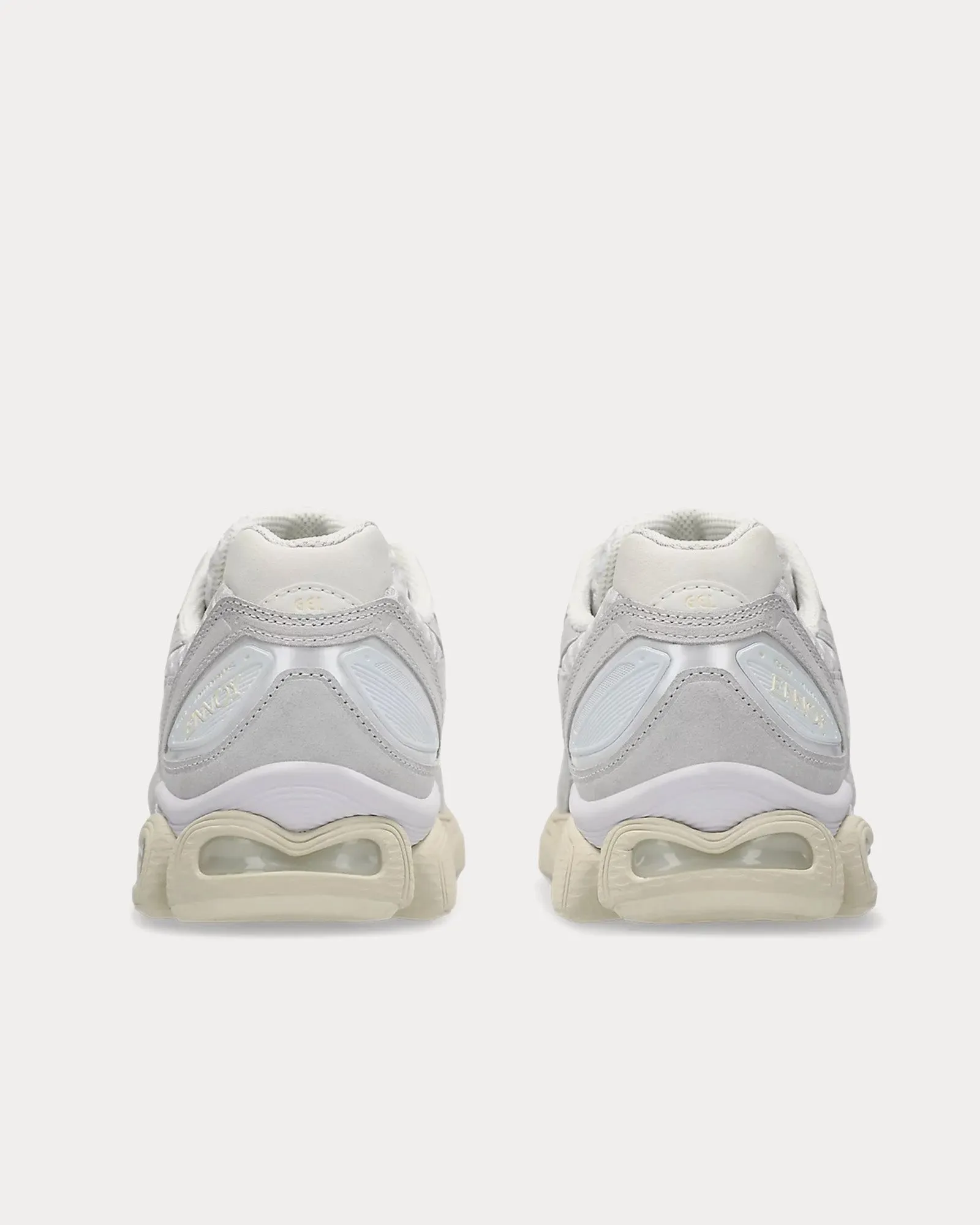 Gel-Nimbus 9 'The Professional' White / Cream Low Top Sneakers