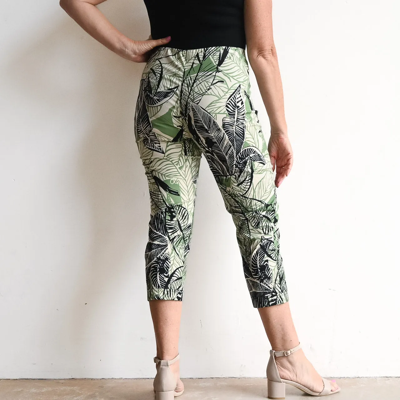 Orientique Stretch Capri Pant - Nungwi - 2676