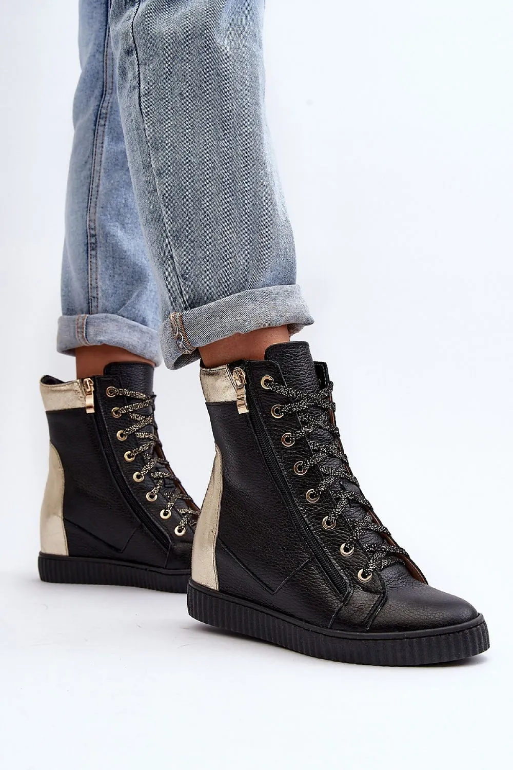 Wedge heel sneakers Step in style